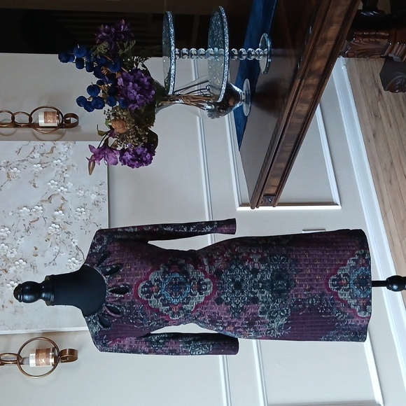 Gabby Skye Boho Multicolor Printed Knee-Length Dress. Size 4 - Picture 8 of 17